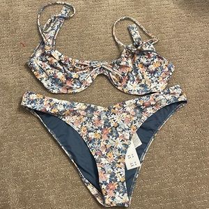 Nwt Abercrombie Bikini floral